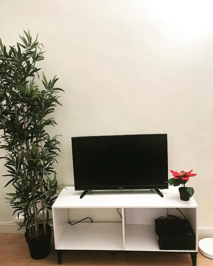Couette-café Cosy Apartment Near Eiffel Tour Paris France